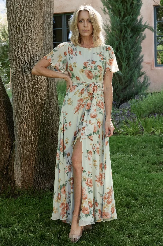 Versatile outfits to transition from day to night Naomi Short Sleeve Maxi Dress | Sage Floral Versatile outfits to transition from day to night Naomi Short Sleeve Maxi Dress | Sage Floral