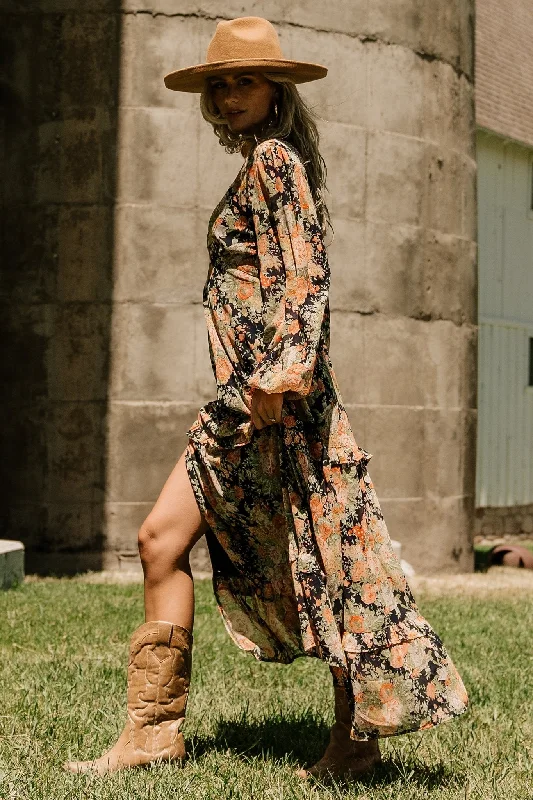 Sustainable fashion for stylish women   Bowman Deep V Maxi Dress | Navy Floral