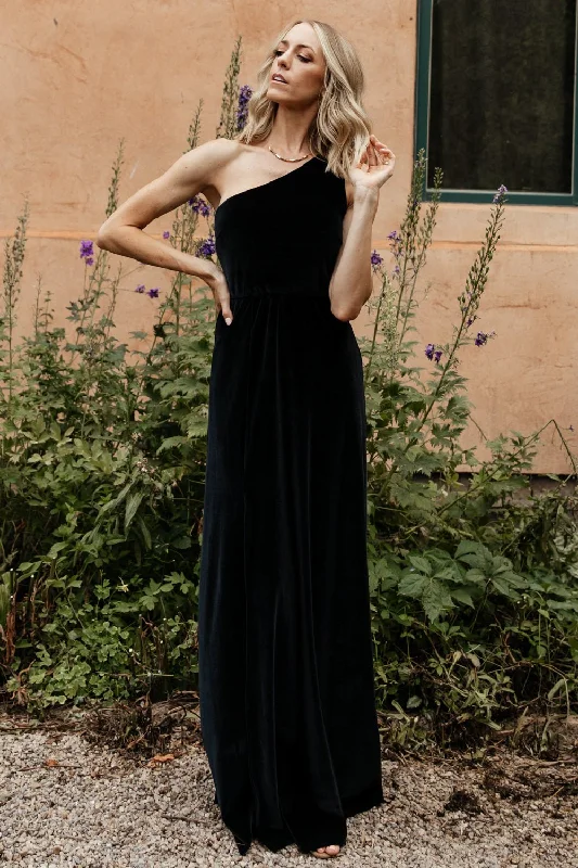 Feminine fashion to express your unique style Tatiana Velvet One Shoulder Maxi Dress | Black Feminine fashion to express your unique style Tatiana Velvet One Shoulder Maxi Dress | Black